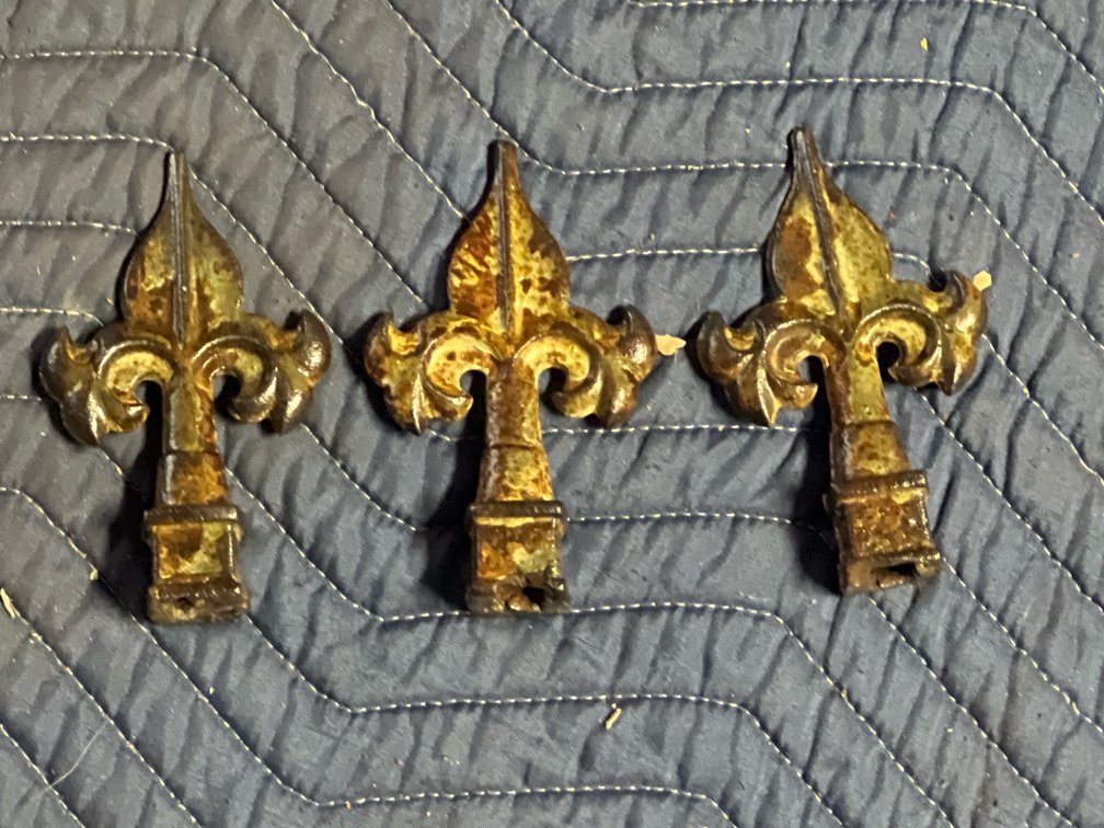 Fleur de Lis-Cast Iron Vintage/Antique