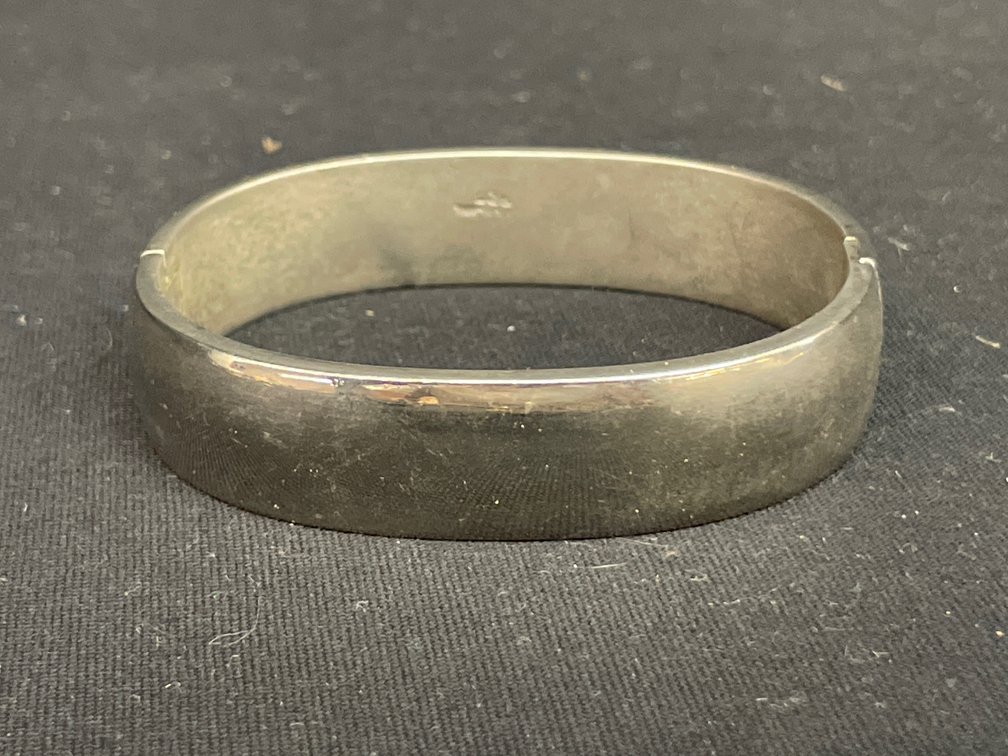 Israel 925 Sterling Silver Hinged Bangle Bracelet