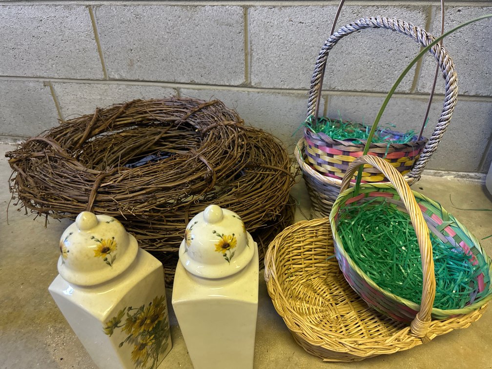 Wreaths/Decor