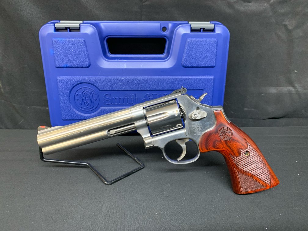 S&W  686-6 .357 Magnum Revolver