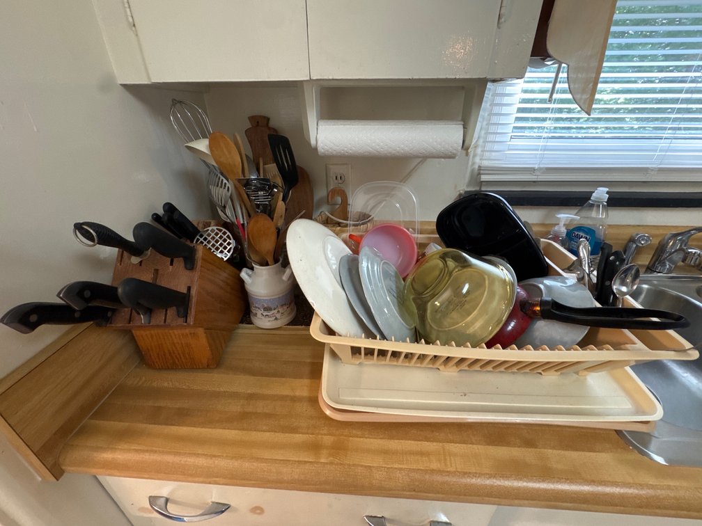 Kitchen Knife Block, Utensils, Cookware, and Dishes