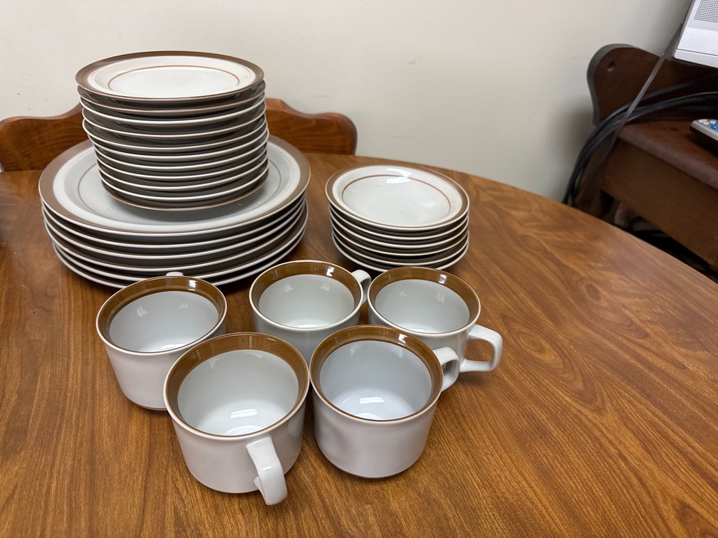 Brown Monterrey Stoneware Dinnerware Set
