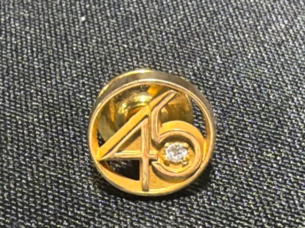 14K Yellow Gold '45' Lapel Pin with Diamond Stone