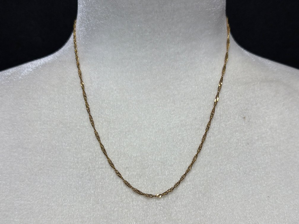 14K Yellow Gold Twisted Chain Necklace
