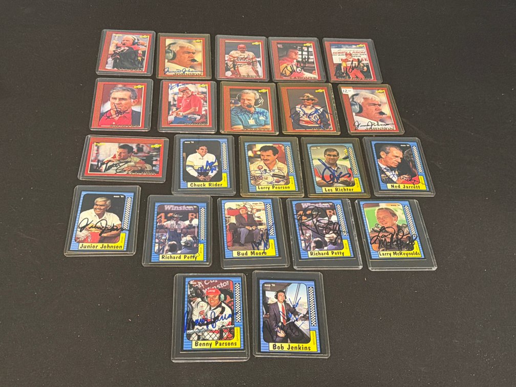22 Maxx Autographed NASCAR Racing Trading Cards