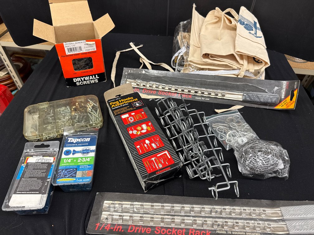 Hardware, Socket Rails, Peg Hooks