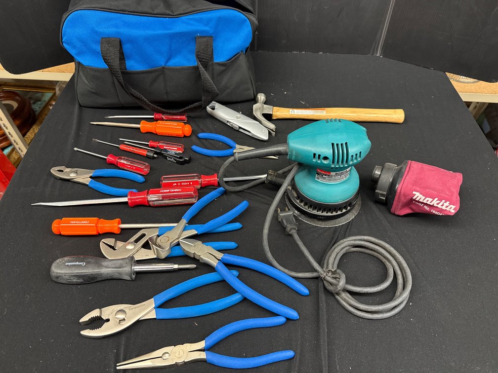 Makita Orbit Sander/Hand Tools