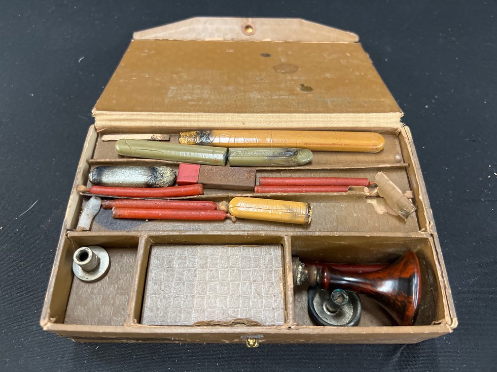 Sealing Wax Kit with Monogram Stamp in Partitioned Case