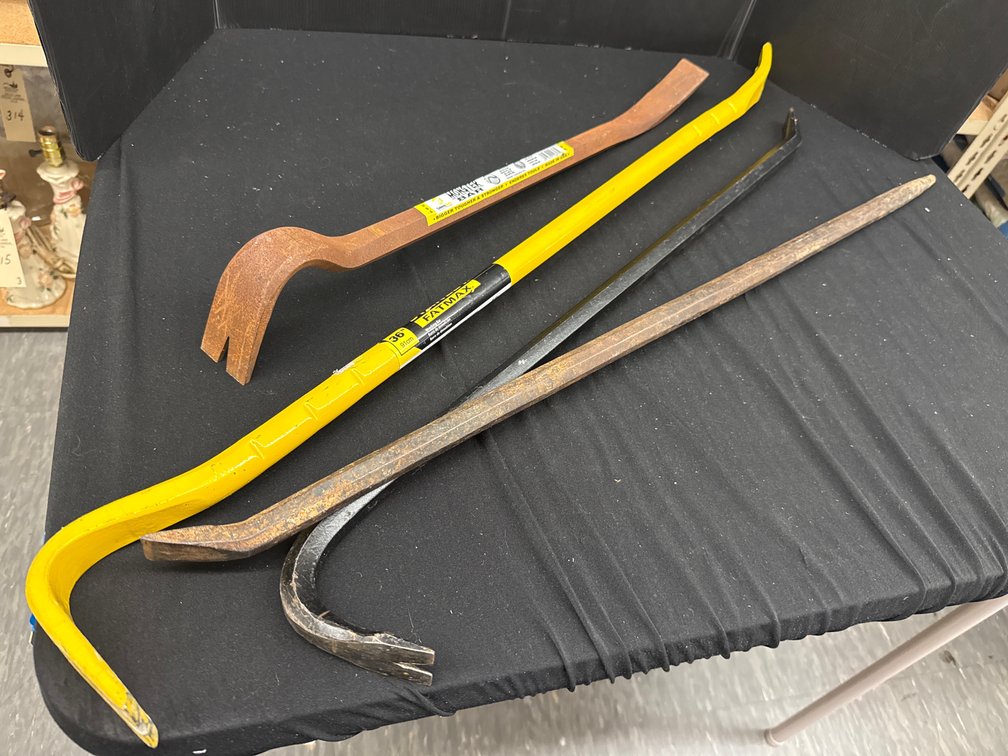 Steel Pry andWrecking Bars