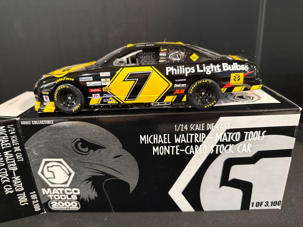 Racing Champions 1/24 Michael Waltrip Stock Car Die-Cast