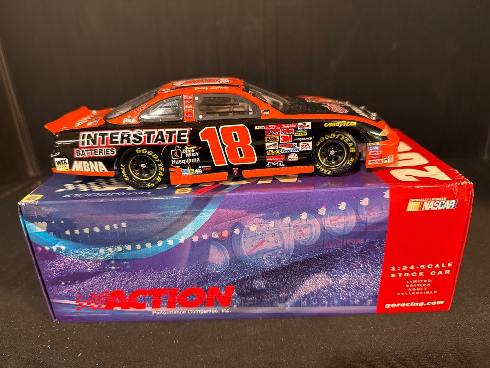 Action Racing Bobby Labonte #18 2001 Grand Prix 1:24 Die-Cast Car