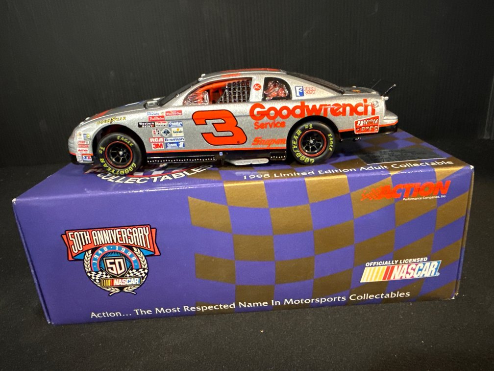 Action Dale Earnhardt #3 1995 Monte Carlo 1:32 Die-Cast Car