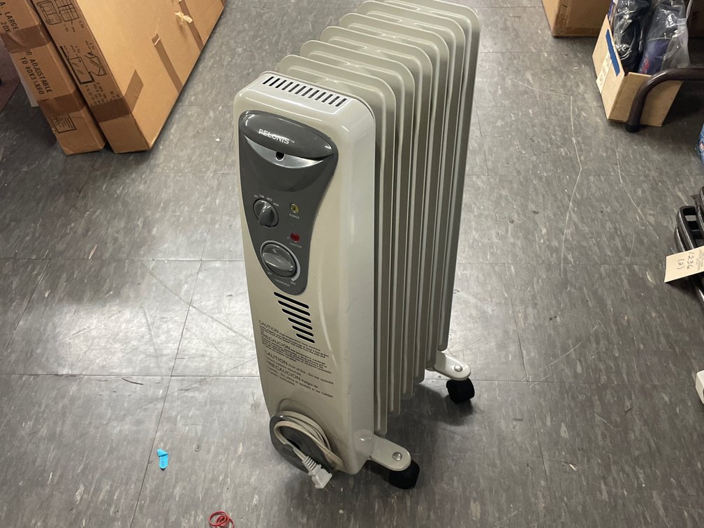 Pelonis HO-0218 1500W Oil-Filled Radiator Heater