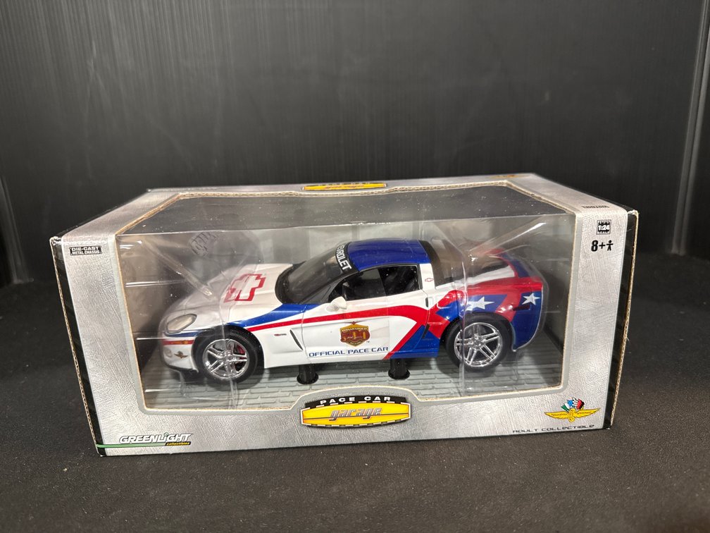 GreenLight 1:24 2006 Chevrolet Corvette Z06 Indy 500 Pace Car