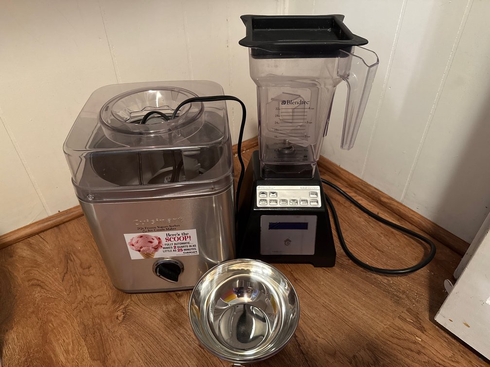 Countertop Blender, Ice Cream Maker, and Stainless Steel Bowls