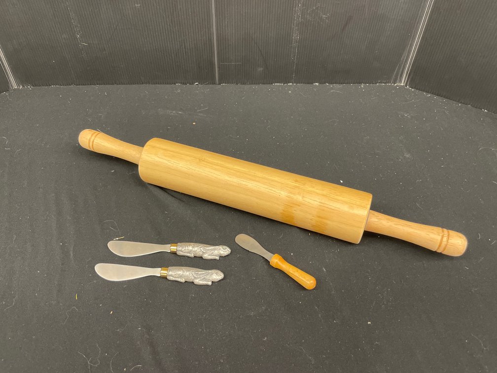 Wooden Rolling Pin and Rabbit-Handle Spreaders