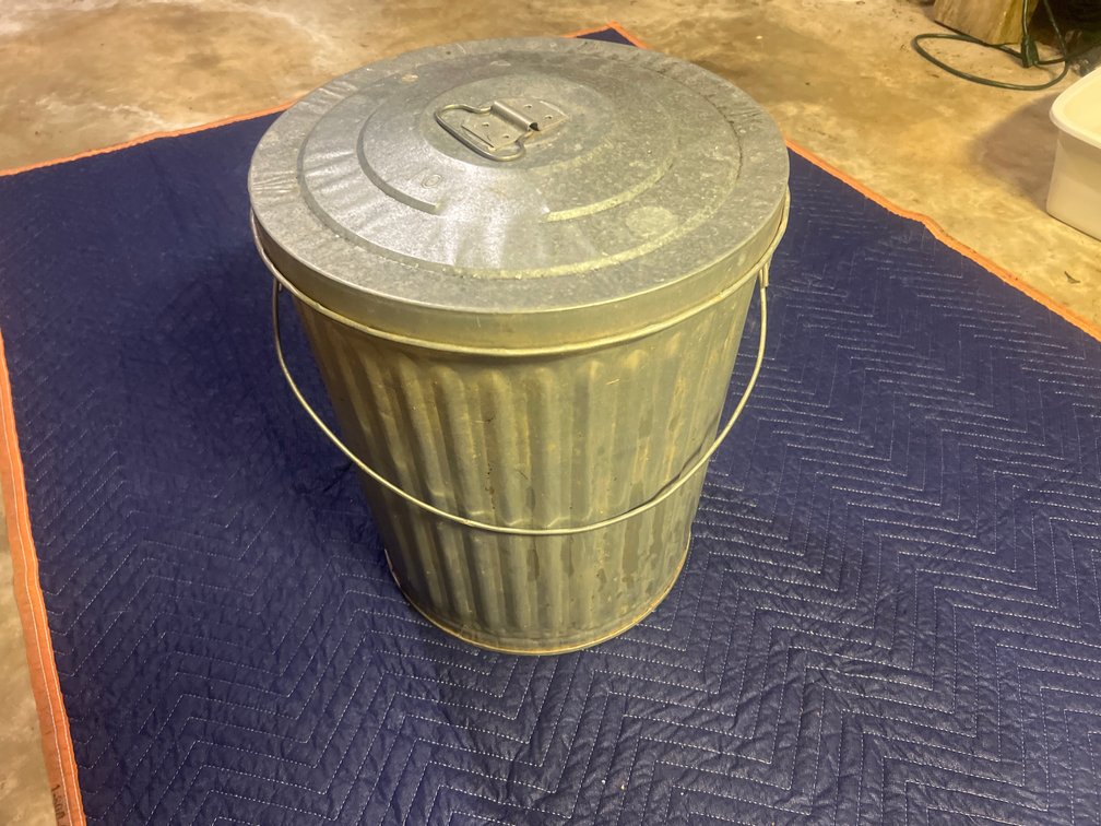 Galvanized 10 Gallon Utility Can