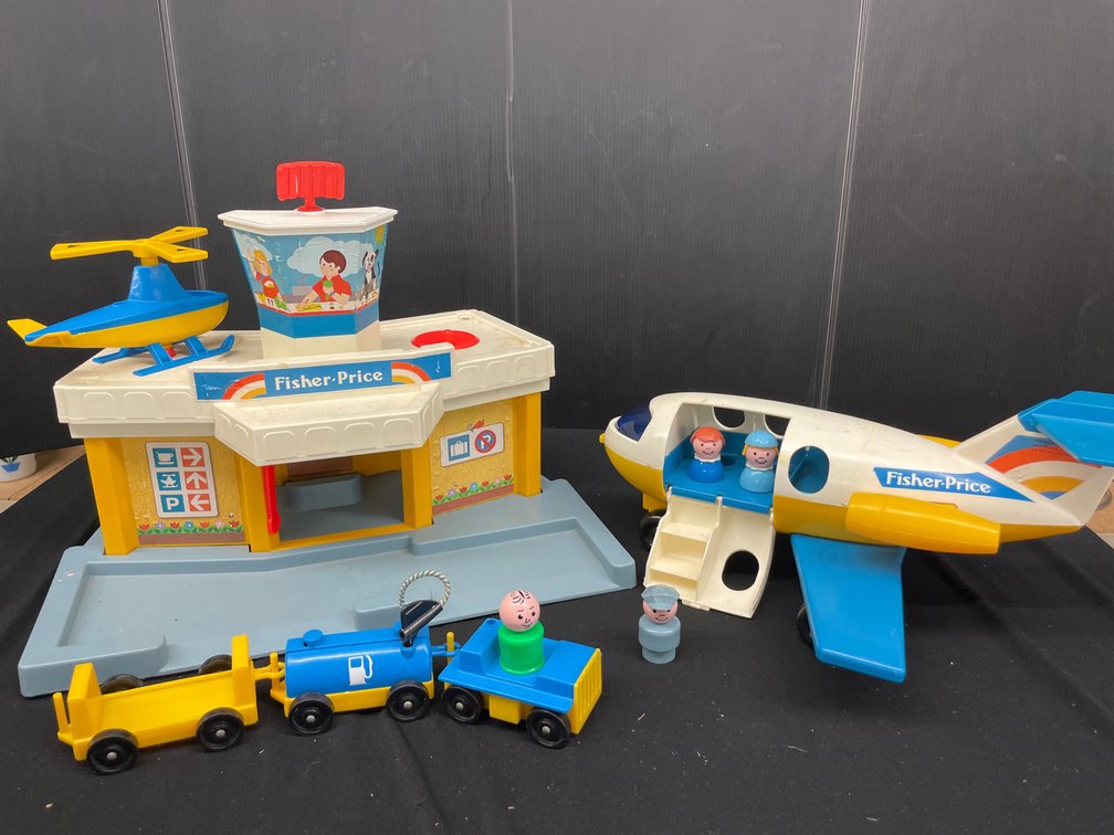 Fisher-Price 933 Little People Airport Playset