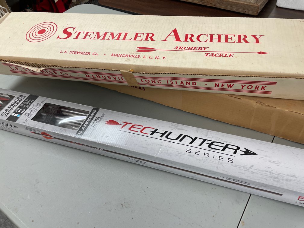 Wooden and Carbon Archery Arrows with Boxes