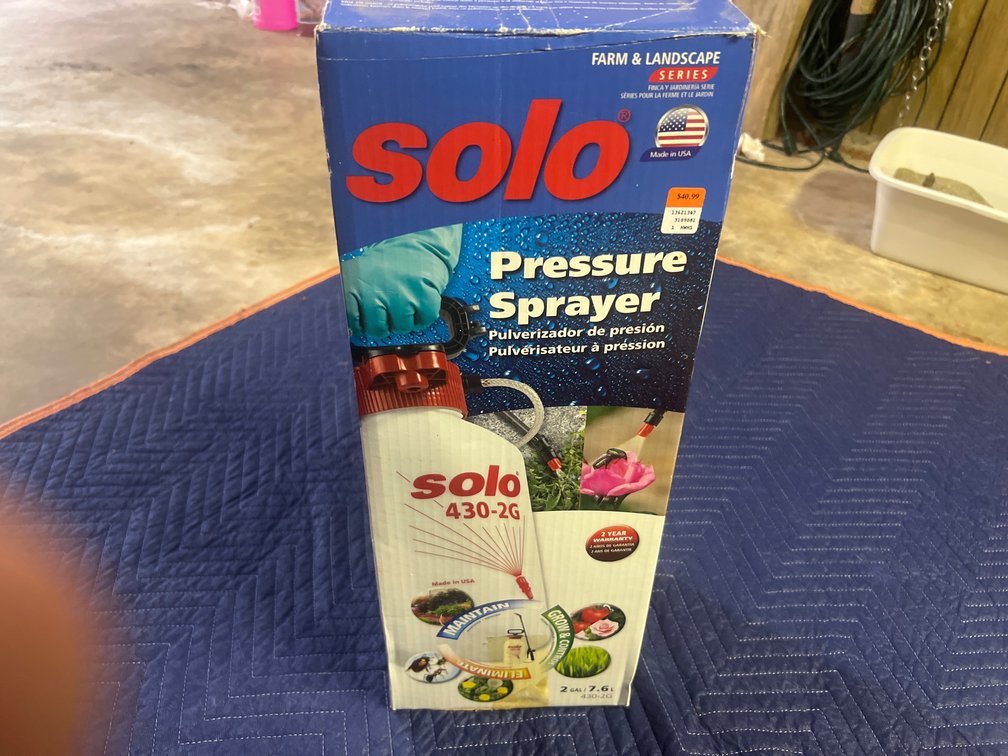 2 Gallon Pressure Sprayer-Unused in Box