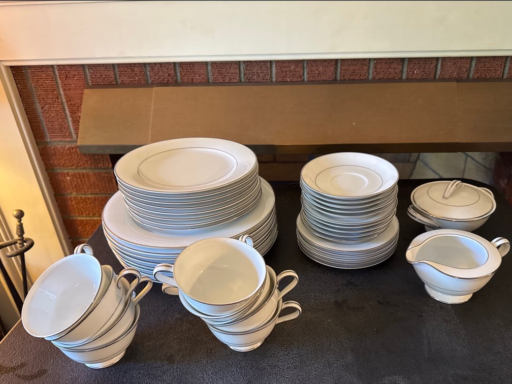 Noritake Envoy Porcelain Dinnerware Service