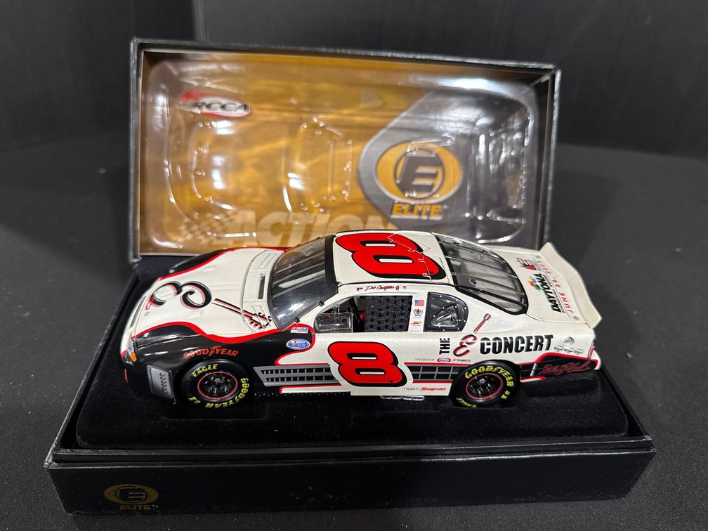 Action RCCA Elite 1:24 Dale Earnhardt Jr. #8 Diecast Car