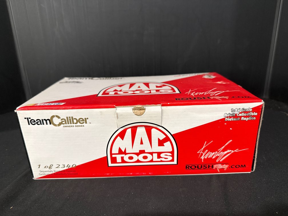 Team Caliber 2000 Mac Tools Ford Taurus #16 1:24 Diecast Car