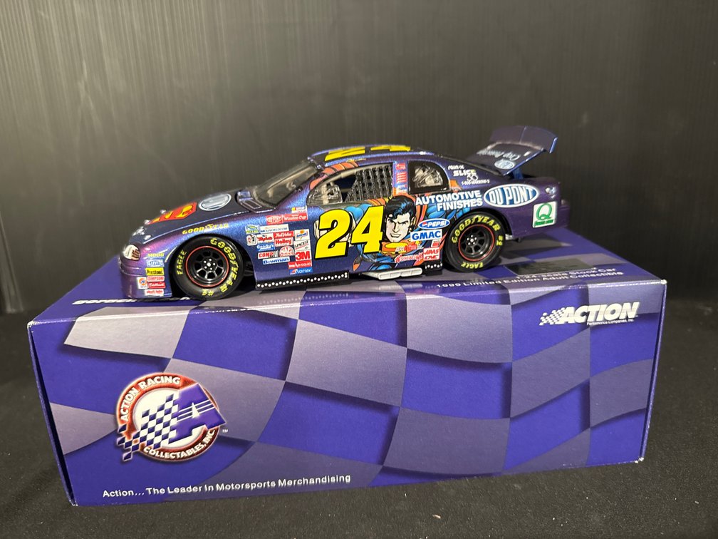 Action Racing Collectables 1:24 Jeff Gordon DuPont Stock Car