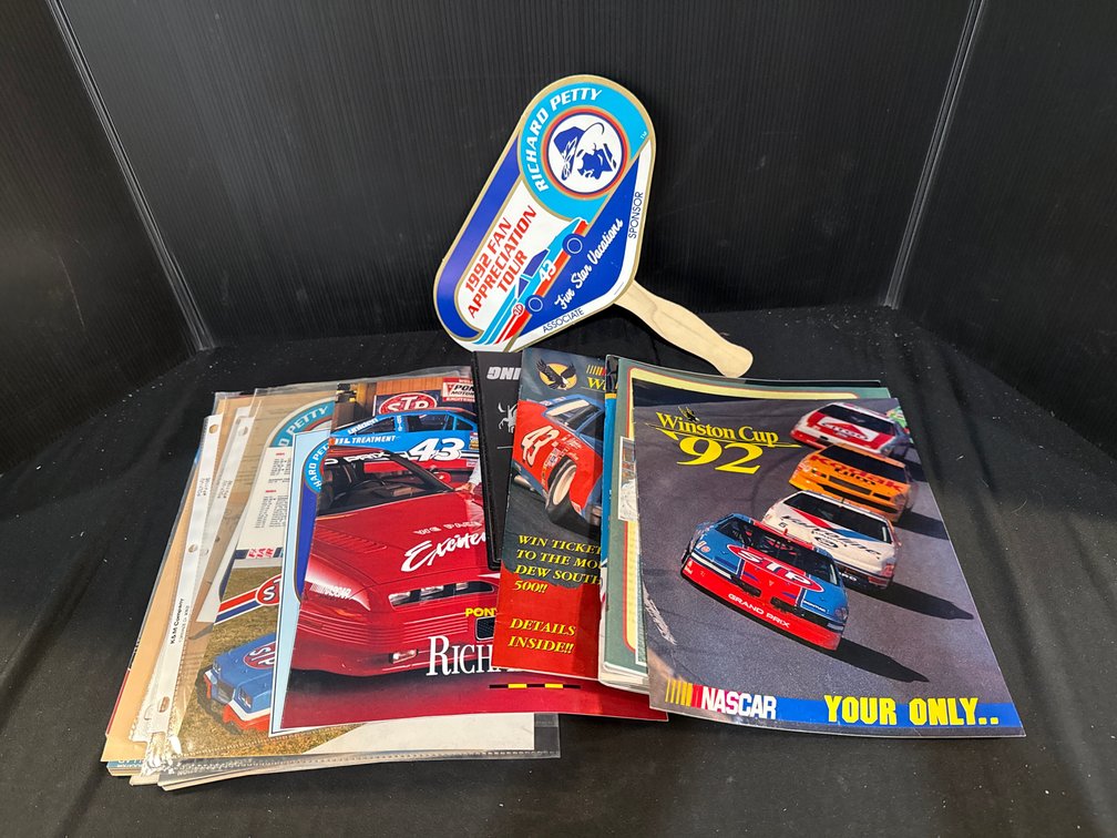 Richard Petty NASCAR Memorabilia, Magazines, and Trading Cards