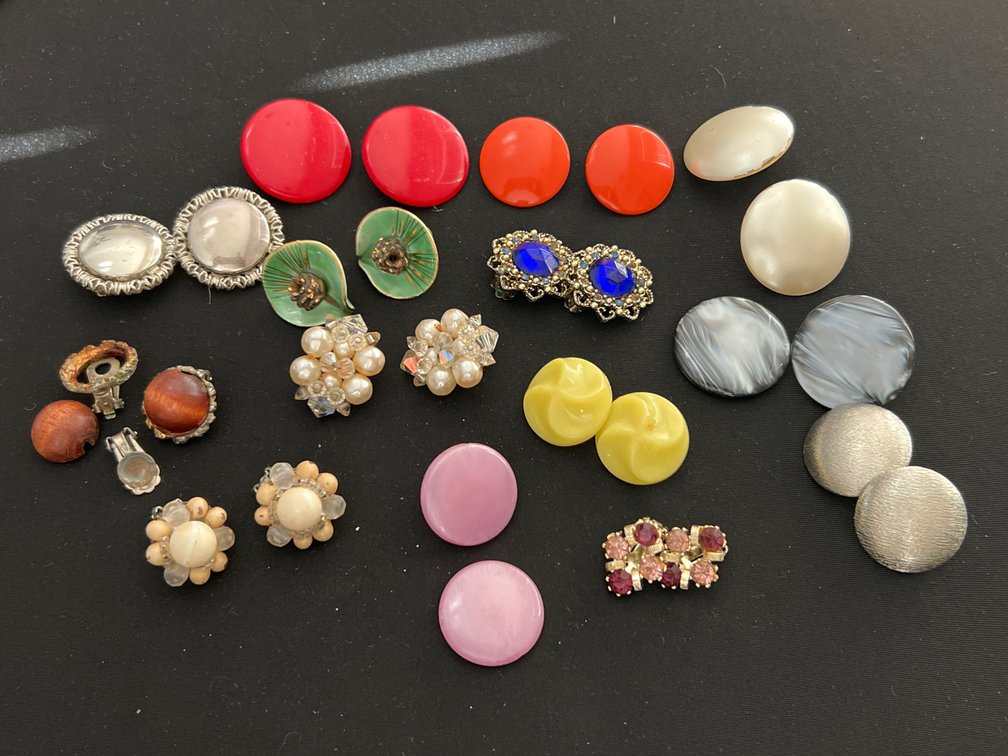Vintage Costume Clip-On Earrings