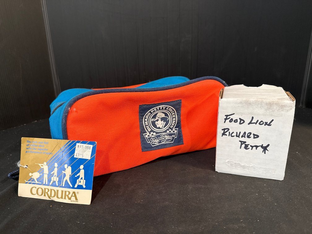 Richard Petty Trading Cards and Cordura Nylon Zippered Pouch
