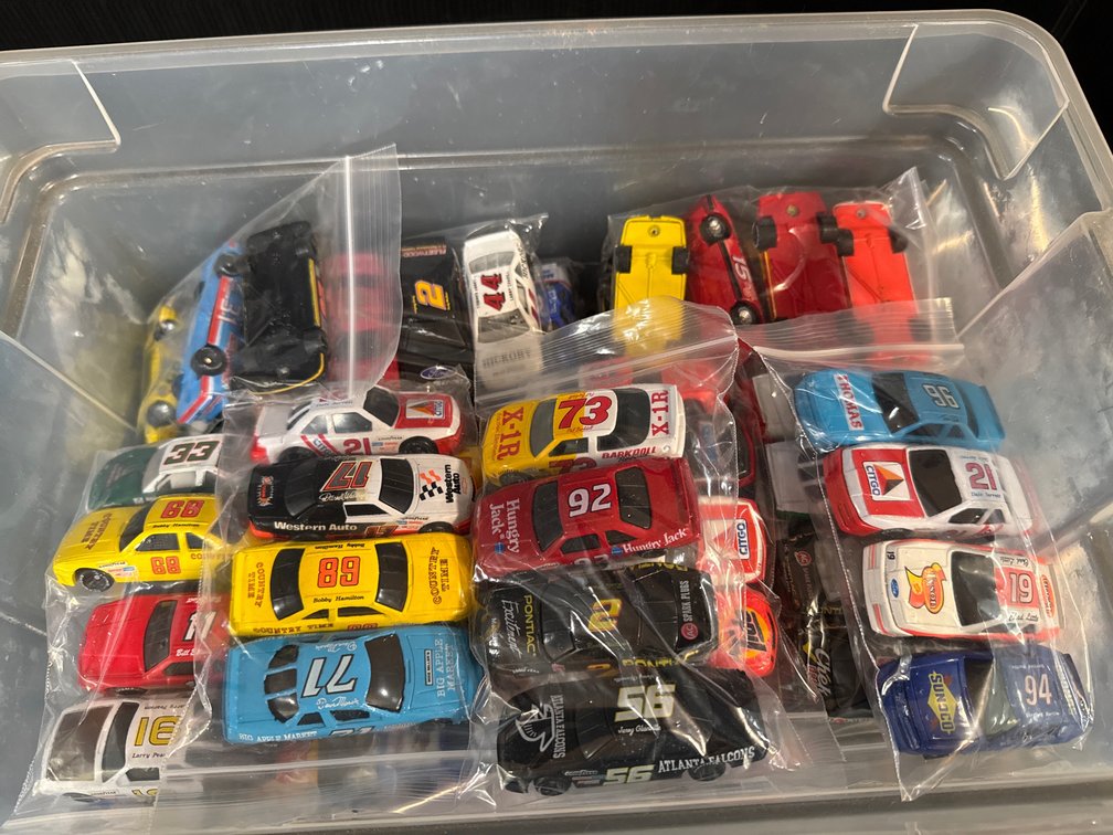 Loose NASCAR 1:64 Scale Die-Cast Model Stock Cars