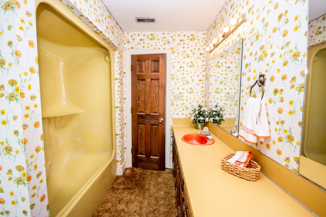 Large 5 Bedroom Home in Rural Setting