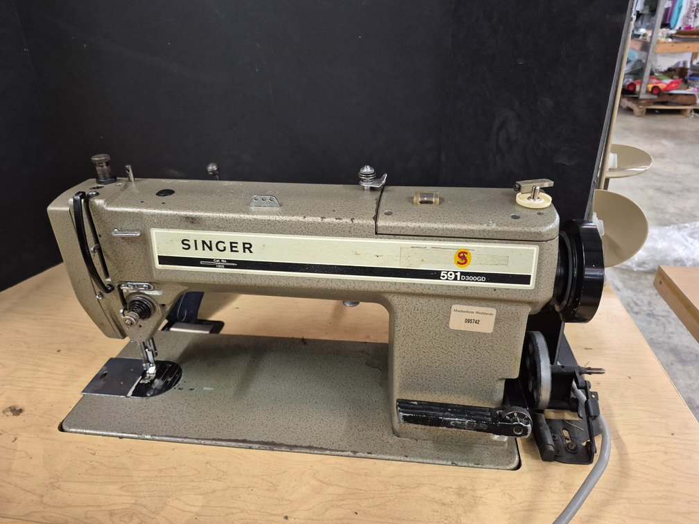 Industrial Sewing Machine