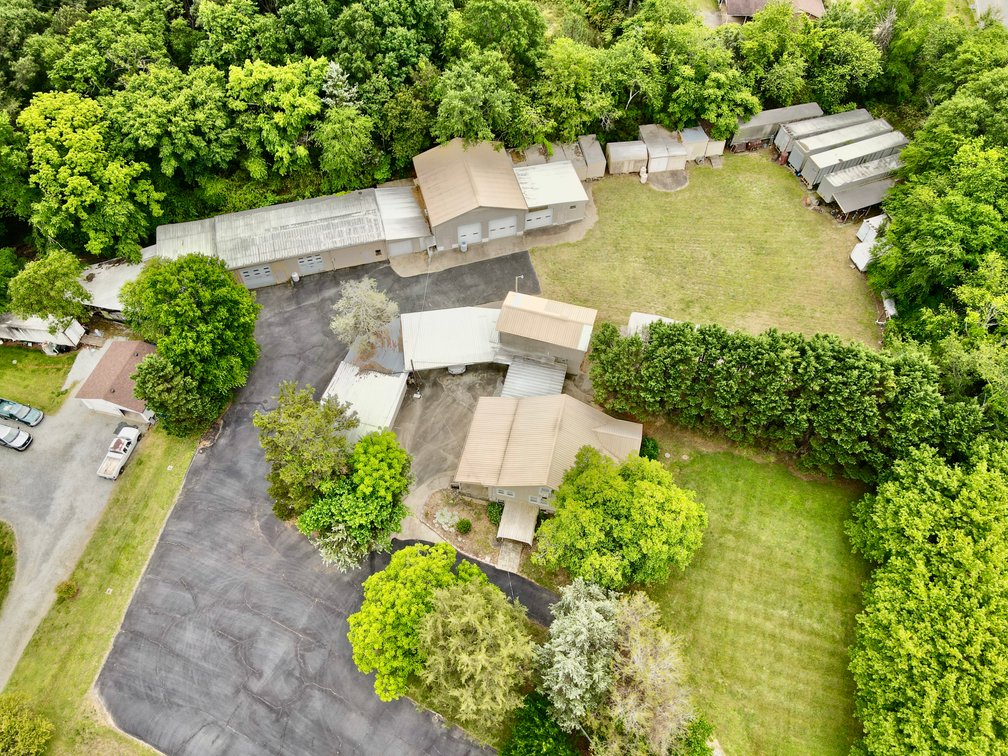 3 Homes + 5 Shops = 1 Special Auction with Endless Possibilities!