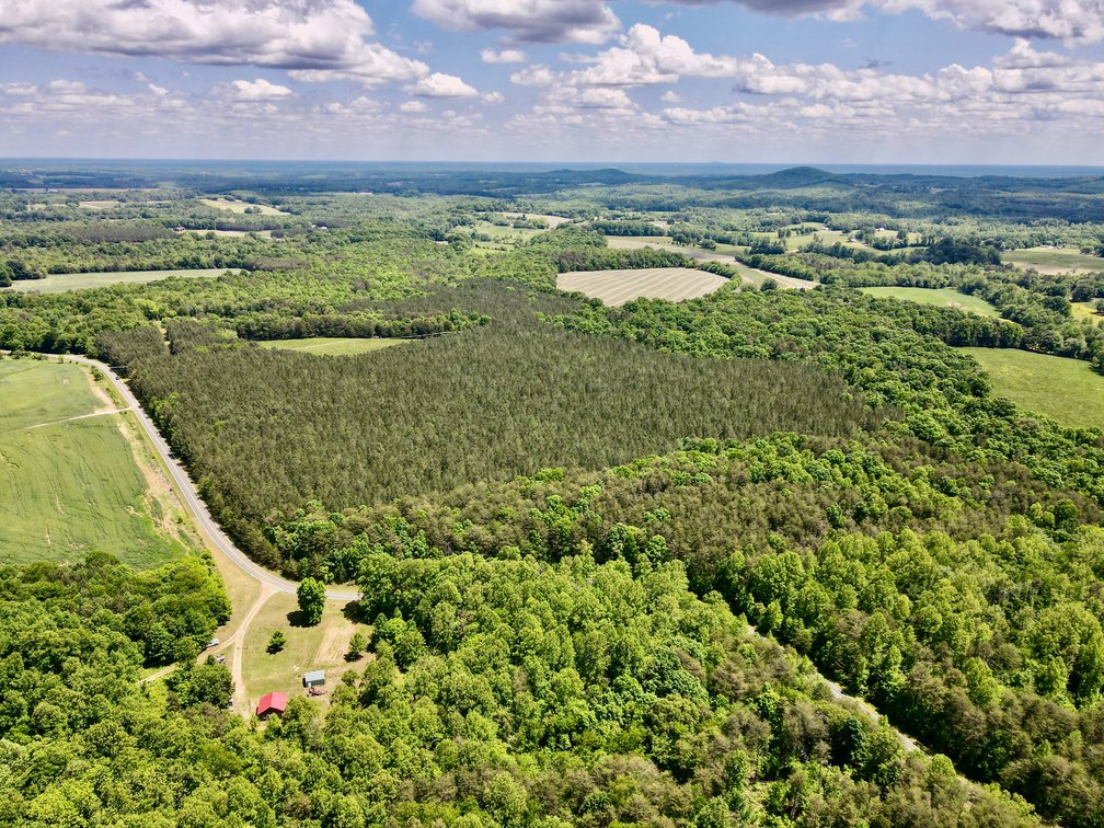 Charming Brushy Mountain Cabin on 3.929 Acres in Union Grove, NC