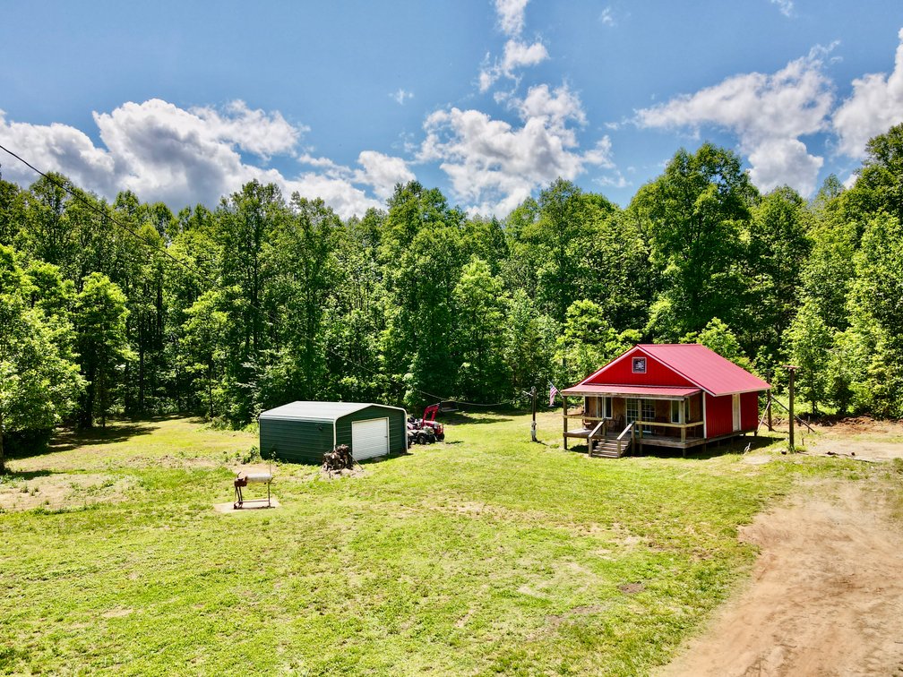 Charming Brushy Mountain Cabin on 3.929 Acres in Union Grove, NC