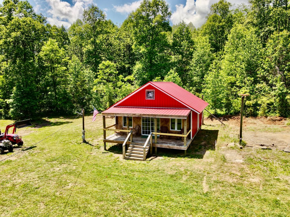 Charming Brushy Mountain Cabin on 3.929 Acres in Union Grove, NC