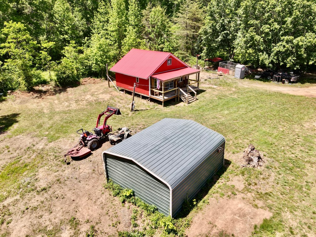 Charming Brushy Mountain Cabin on 3.929 Acres in Union Grove, NC