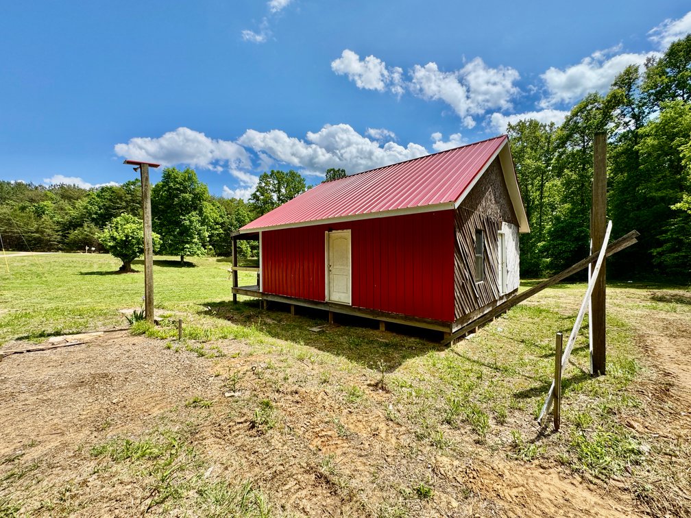 Charming Brushy Mountain Cabin on 3.929 Acres in Union Grove, NC