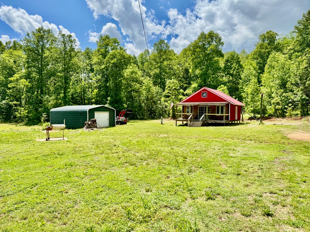 Charming Brushy Mountain Cabin on 3.929 Acres in Union Grove, NC
