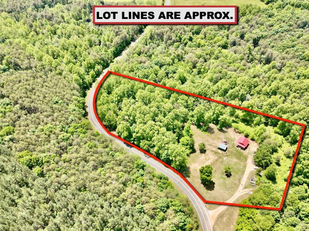 Charming Brushy Mountain Cabin on 3.929 Acres in Union Grove, NC