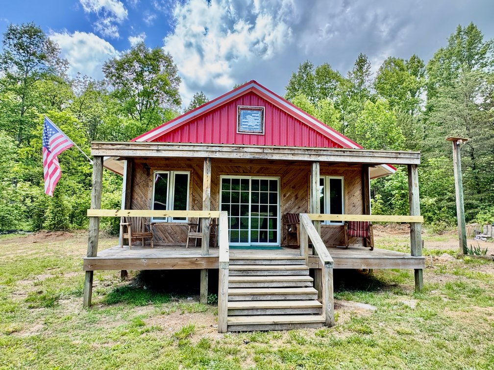 Charming Brushy Mountain Cabin on 3.929 Acres in Union Grove, NC