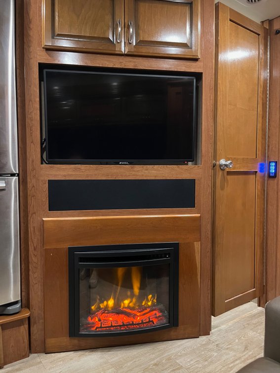 2019 Fleetwood Bounder Model 36F (39 ft long) Motorhome