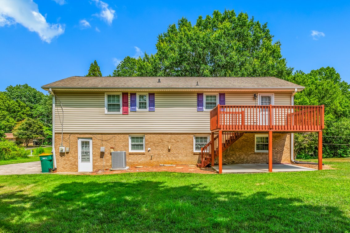 Charming Clemmons Home