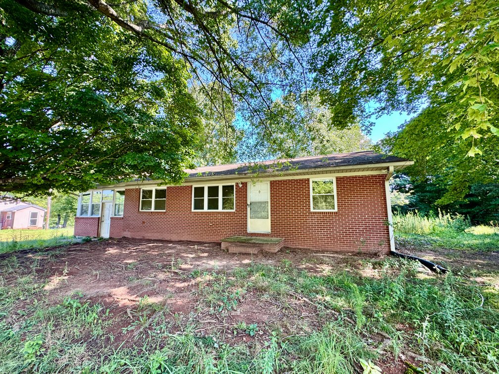 JUDICIAL AUCTION - Yadkinville, NC Brick Ranch