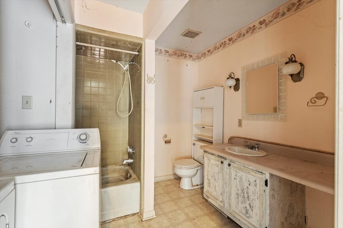 Hidden Gem with Reno Potential - Raleigh, NC