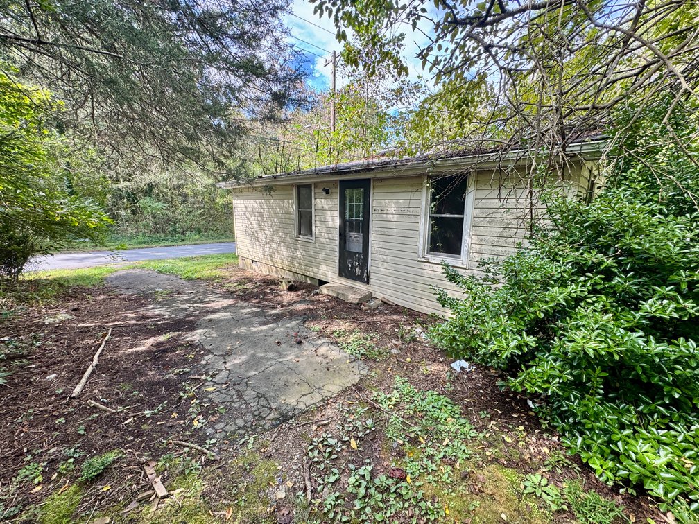 JUDICIAL AUCTION - Urban Home in Yadkinville, NC