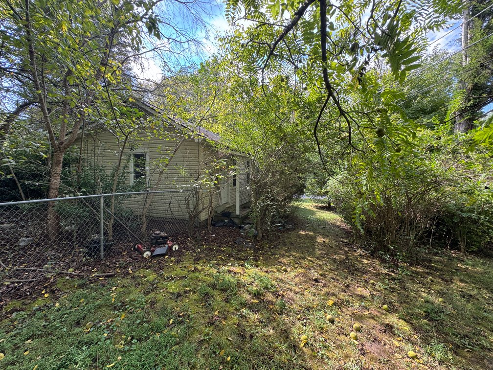 JUDICIAL AUCTION - Urban Home in Yadkinville, NC