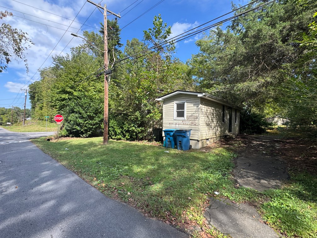 JUDICIAL AUCTION - Urban Home in Yadkinville, NC